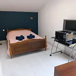 - Les Hirondelles Hébergement de vacances *