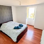 - Les Hirondelles Hébergement de vacances *