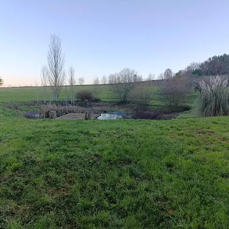 - Les Hirondelles 度假居