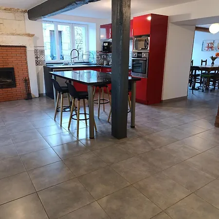 - Les Hirondelles 度假居 *