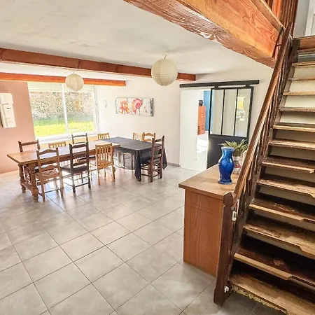 - Les Hirondelles * La Feuillie (Manche)